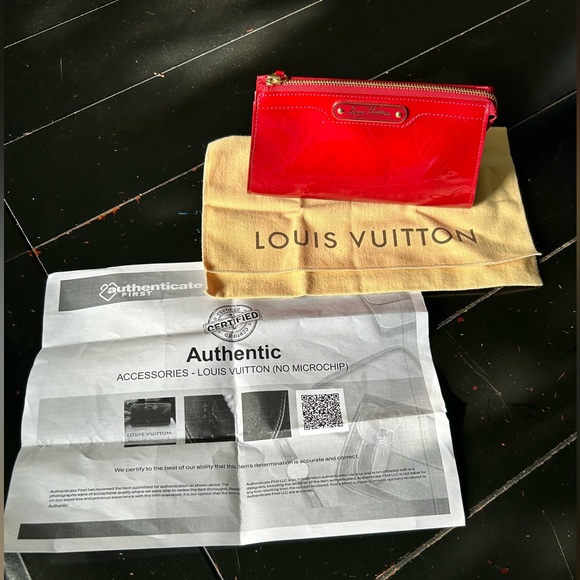 Louis Vuitton Pomme D'Amour Monogram Vernis Cosmetic Pouch - Picture 11 of 11